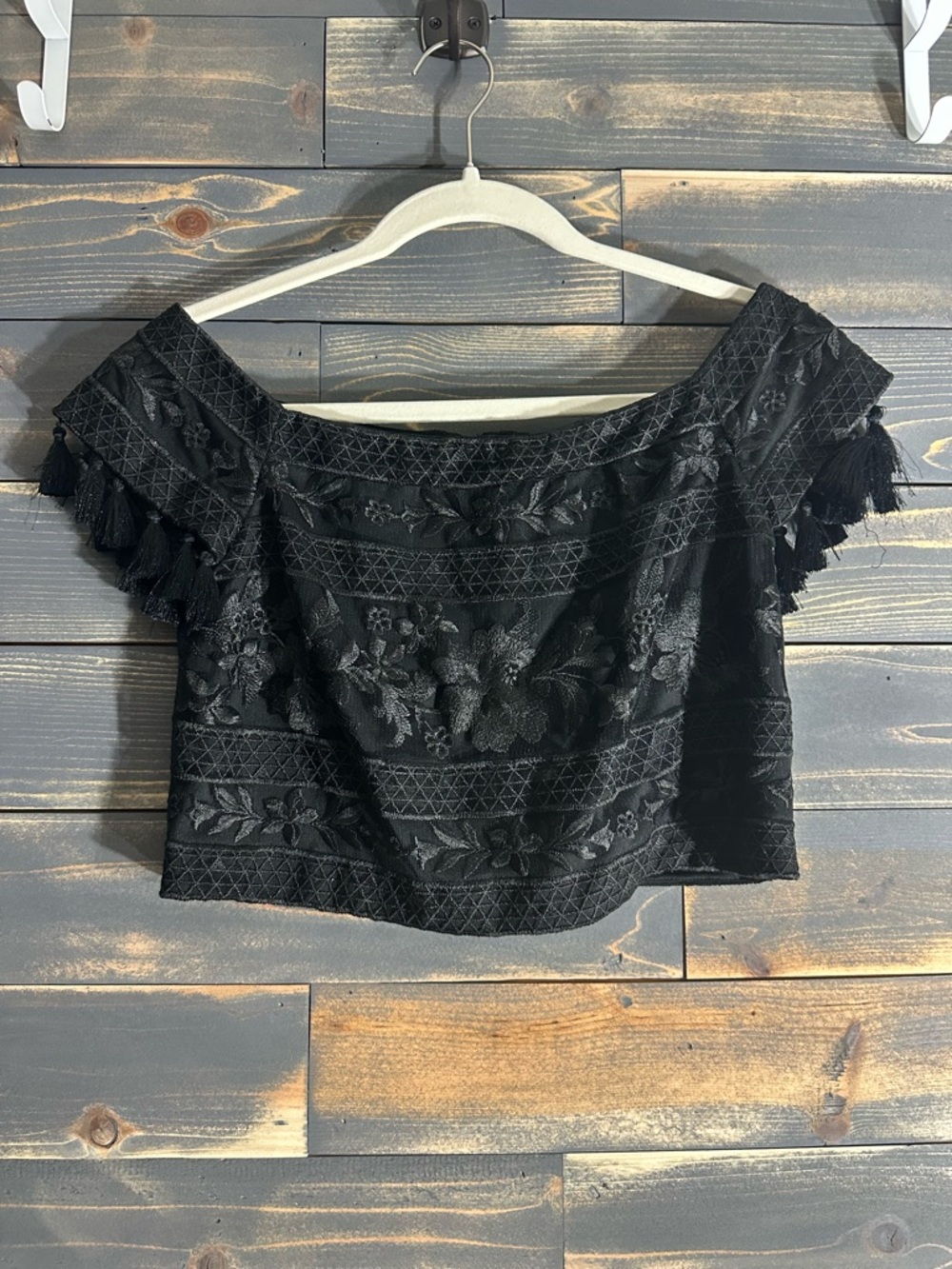 Missing labels Off-Shoulder Black Embroidered Crop Top